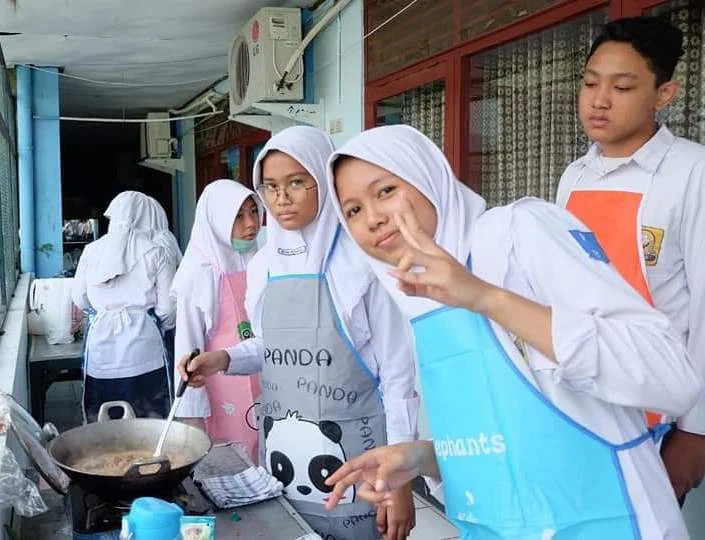 Jadi Master Chef, Impian Siswa yang Praktik Masak Ini