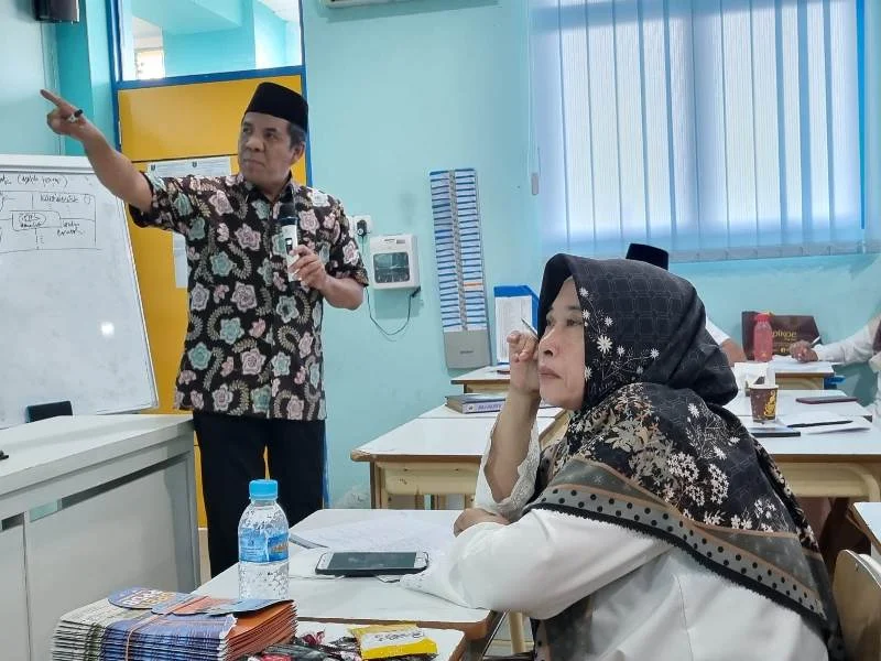 Update Pengetahuan, Jangan Biarkan Nasib Sekolah seperti Koran Cetak