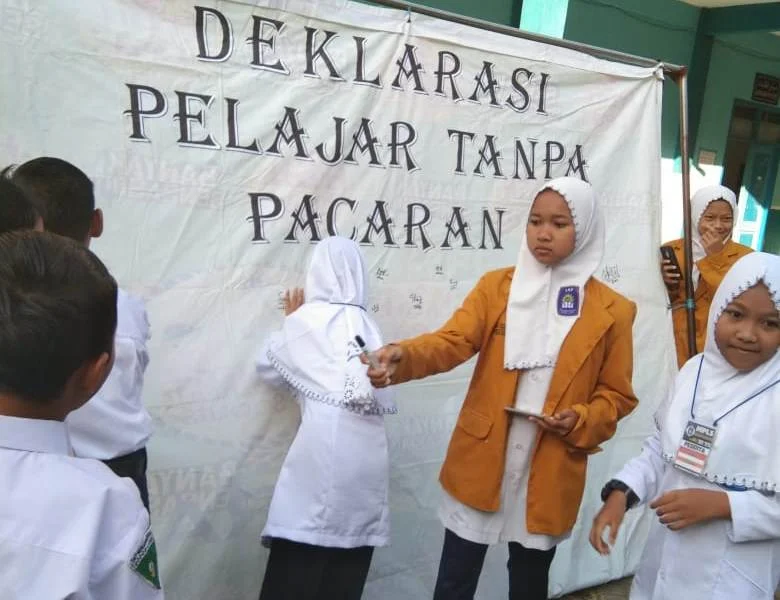 Di Sekolah Ini Siswa Deklarasi Tidak Pacaran