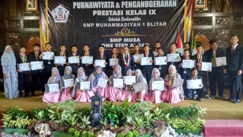 Saat Wisuda Terkejut, Semua Siswa Terima Penghargaan Sesuai Karakter