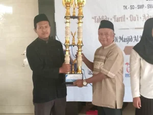 SMPM7 Raih Juara Umum Islamic Competition se Jawa Timur