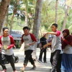 Mahasiswa Baru Saling Mengenal dan Kompak Lewat Permainan Outbound