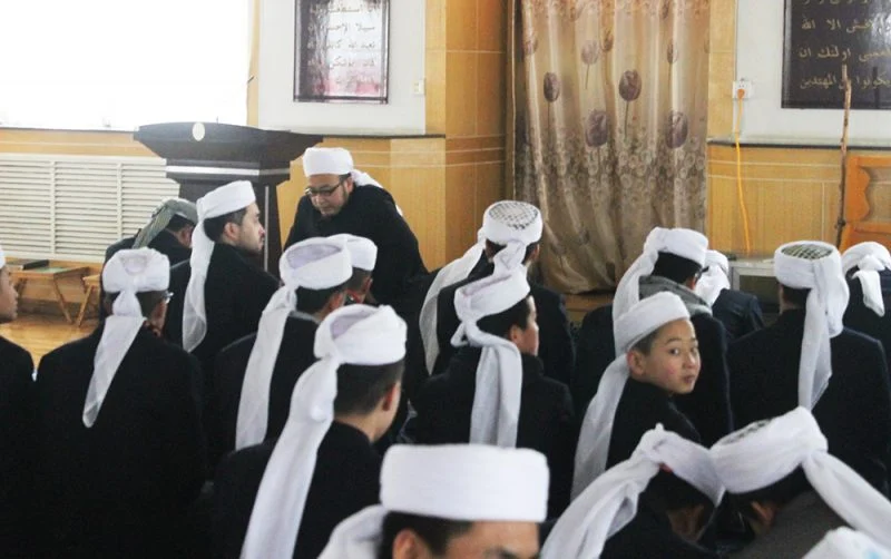 Shalat Dhuhur Berjamaah dengan Suhu 3 Derajat Celcius di Lianxia Tiongkok