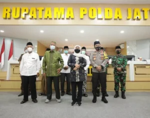 Gerakan Santri Bermasker Dicanangkan Gubernur Jatim
