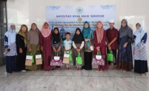 Pengajian Aisyiyah Ditutup dengan Bagi Santunan Anak Yatim