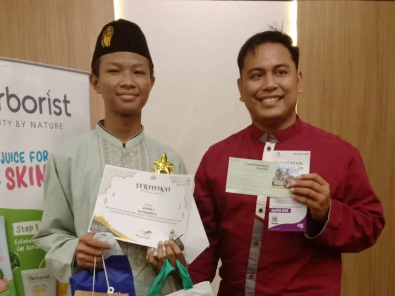 Siswa SMPM7 Juara Tahfidh Dapat Hadiah Tabungan Haji