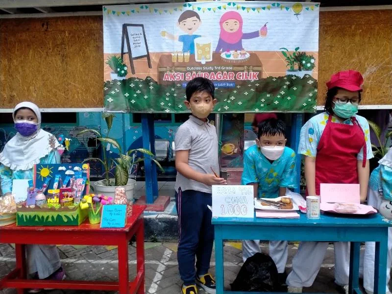 Aksi Saudagar Cilik Meramaikan Pasar Ini