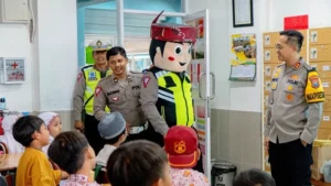 SD Mudipat Undang Dekan hingga Wakapolres di Guest Teacher