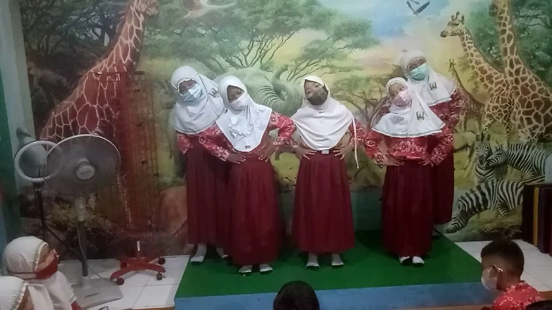 SD Muri Adakan Moving Class di Perpustakaan Safari Ilmu