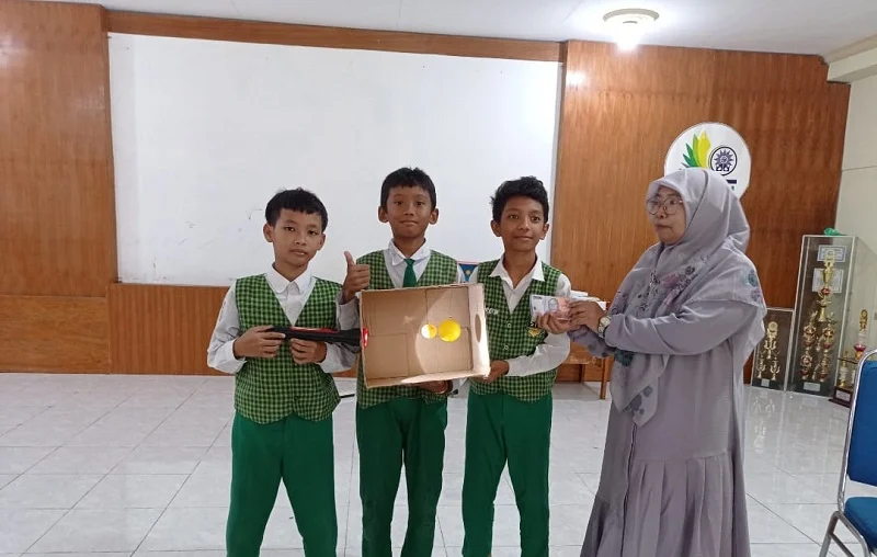 Siswa SD Muri Menjelajah Angkasa Luar