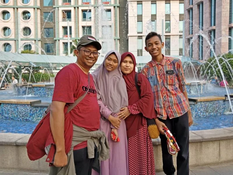 Orangtua Ngajak Jalan-Jalan Eh, ternyata Belok ke Singapura