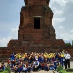 Siswa Sekolah Kreatif Menganti Belajar Sejarah di Trowulan