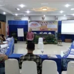 Selamatkan Indonesia dengan Syariah Versus Selamatkan Indonesia dari Syariah