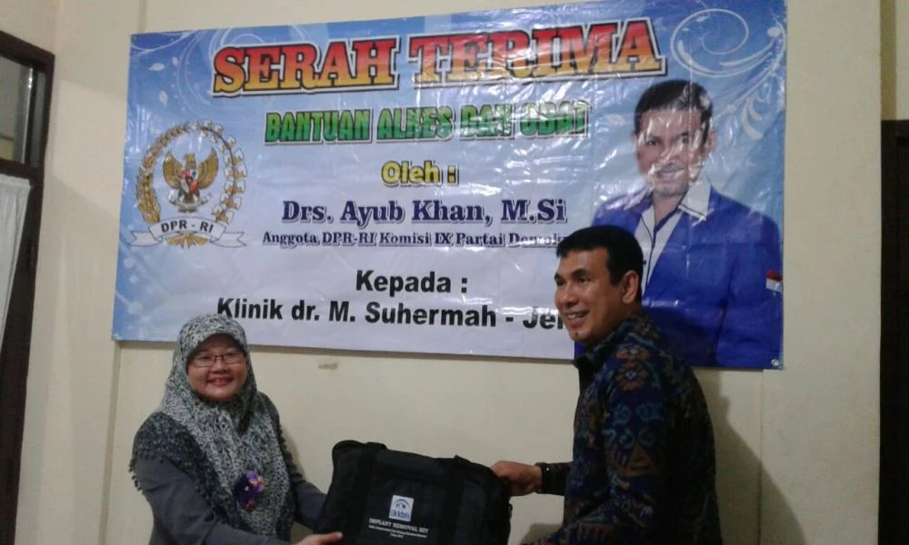 Klinik dr M Suherman Terima Bantuan Alkes dan Obat dari Anggota DPR RI