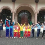 Serunya Anak-Anak Yatim Ini Ikuti Wisata Renang