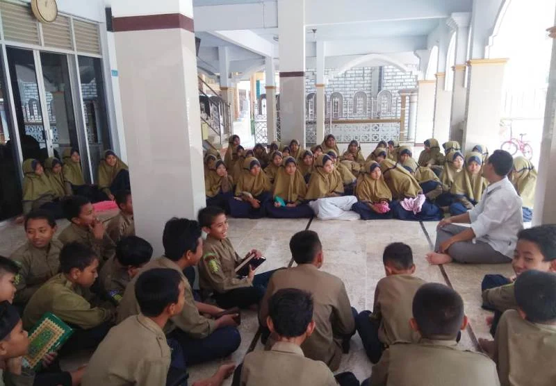 Halaqah di Teras Masjid, Bentuk Lain Pembelajaran Hamas School