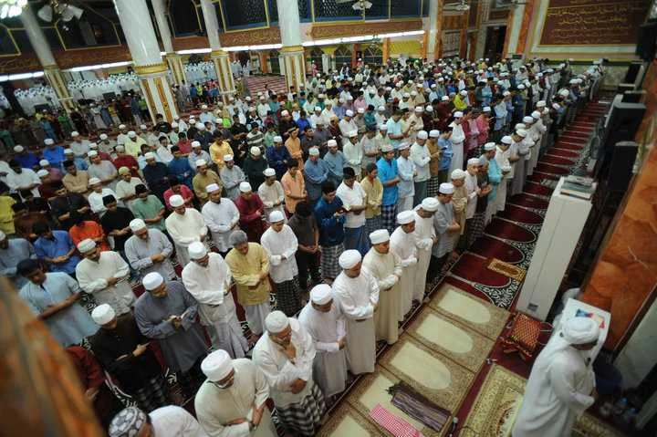 Shaf Shalat Boleh Rapat dengan Syarat Ini
