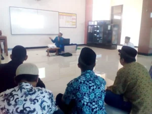 Ada Orang Shalat Bergaya Jurus Pendekar Mabuk, Seperti Ini Buktinya