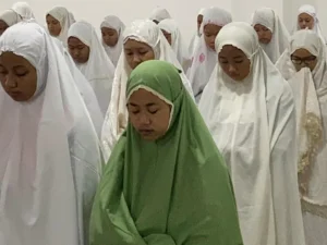 Ponpes Annur Gelar Shalat Gerhana dan Khotbah Penciptaan Alam Semesta
