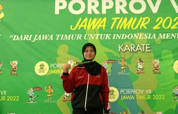 Juara II Karate Porprov Jatim Direbut Shely, Siswa Smamda Surabaya