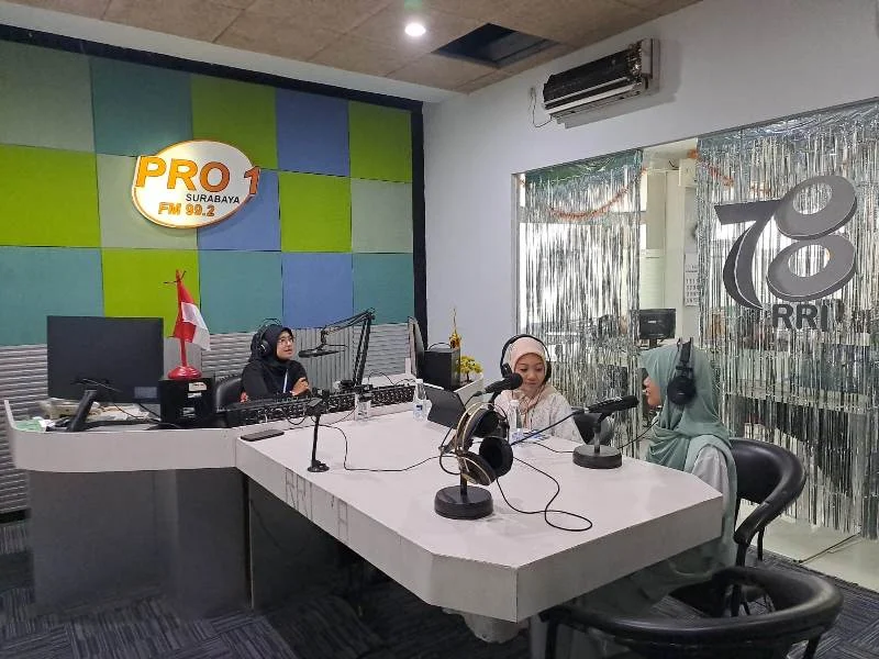 Siaran Radio, Siswa Ini Menyanyi Lagu Jepang