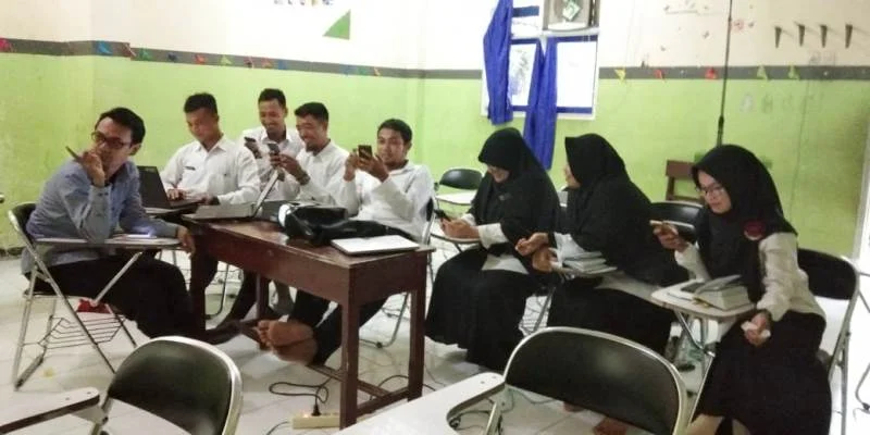 Guru Dikenalkan Aplikasi SidikMu untuk Informasi Pendidikan Siswa