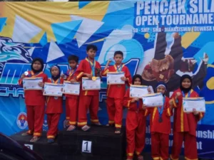 Pesilat SDM 18 Borong Medali