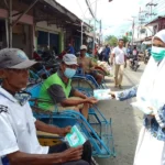 Komunitas Muhammadiyah Bawean Rantau Salurkan Masker