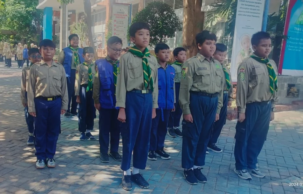 Serunya Siswa Berlian School Berlatih PBB