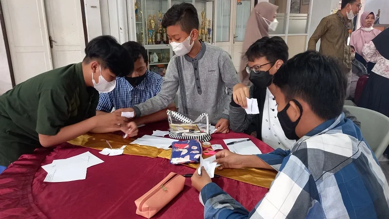 Siswa Boarding Spemdalas Ikuti Talkshow Osmash