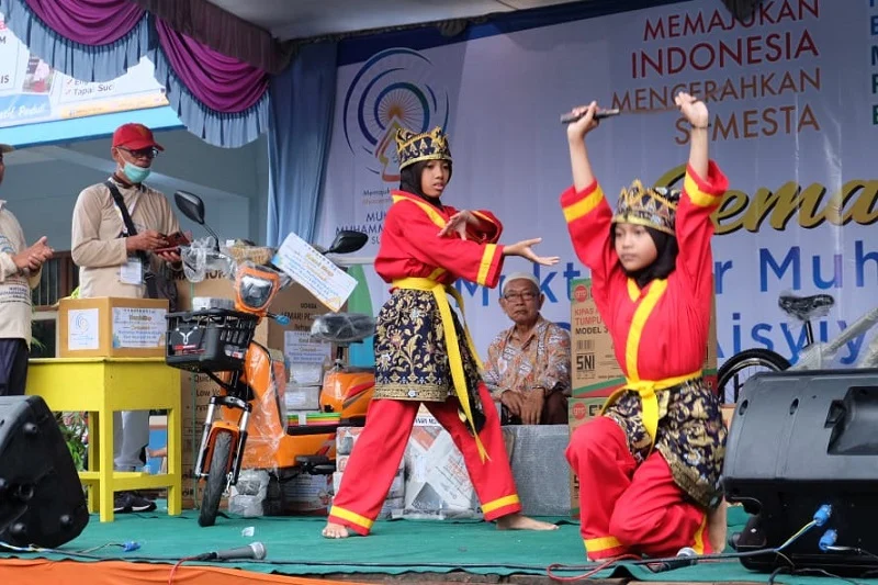 Siswa Mimsix Sekapuk Memukau Peserta Acara Ini