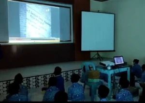 Siswa MTs Muda Kedungadem Nobar Film G30S/PKI