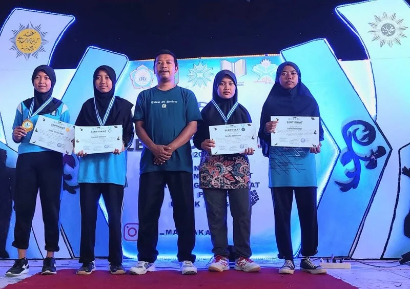 Siswi Matsmunam Juara Bulutangkis di Talent of Student