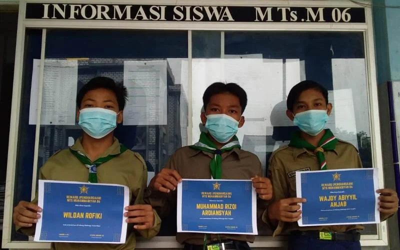 Tiga Siswa Matsmunam Terima Reward setelah Juara Porseni