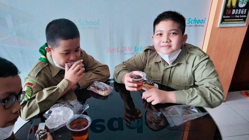 Tradisi Ikwam Berlian Sajikan Mamin Sehat saat Ujian Sekolah