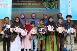 Ada Celengan Bertema Hewan Kurban di SD Berlian School