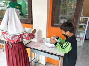 SD Muri Beri Bintang Karakter bagi Siswa yang Berani Jujur