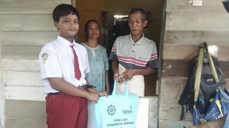 Gandeng Lazismu, Siswa SD Muwri Lakukan Ini