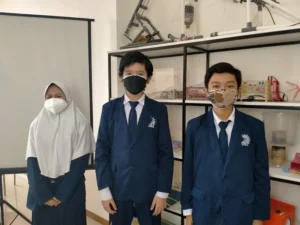 Siswa SMPM 8 Bandung Juara I Kihajar STEM 2021
