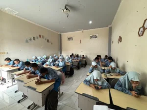 Siswa SMP Muhammadiyah 1 Surabaya Antusias Ikuti Tes Kemampuan Akademik