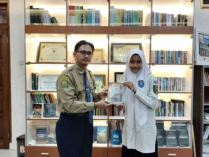 Siswa SMP Muhammadiyah PK Solo Terbitkan Buku Kesembilan