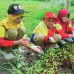 Belajar Kenampakan Alam Surabaya, Siswa Sekolah Kreatif Ini Kunjungi Kampung Semanggi