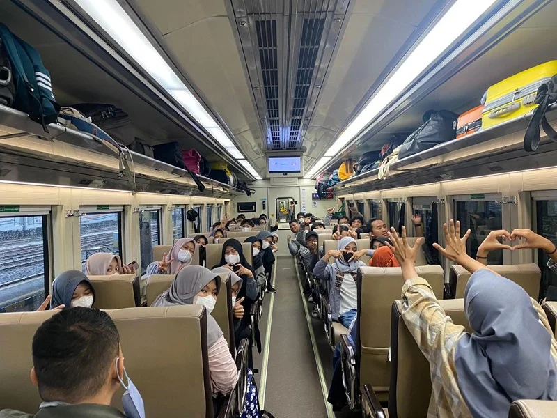 Momen Kebahagiaan Siswa Smamio saat Ikuti ECT di Semarang