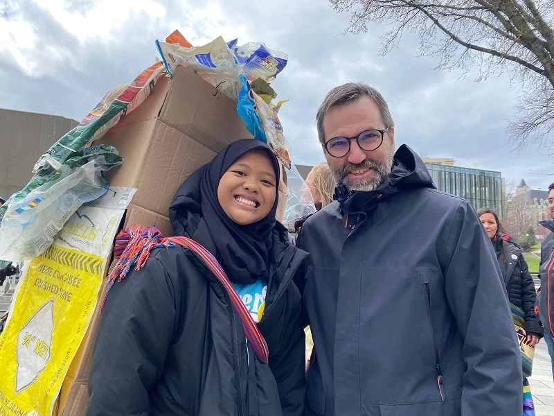 Cerita Aeshnina, Siswa Smamio Bertemu Menteri Lingkungan dan Perubahan Iklim Kanada