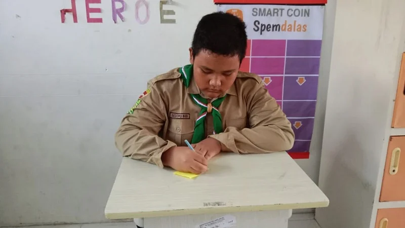Menulis Cita-Cita, Spemdalas Mendorong Siswa Semangat Belajar