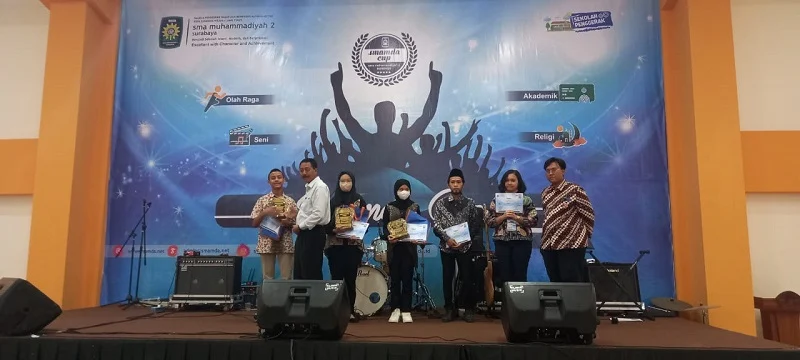Siswa Spemdalas Juara I English Speech Tingkat Provinsi