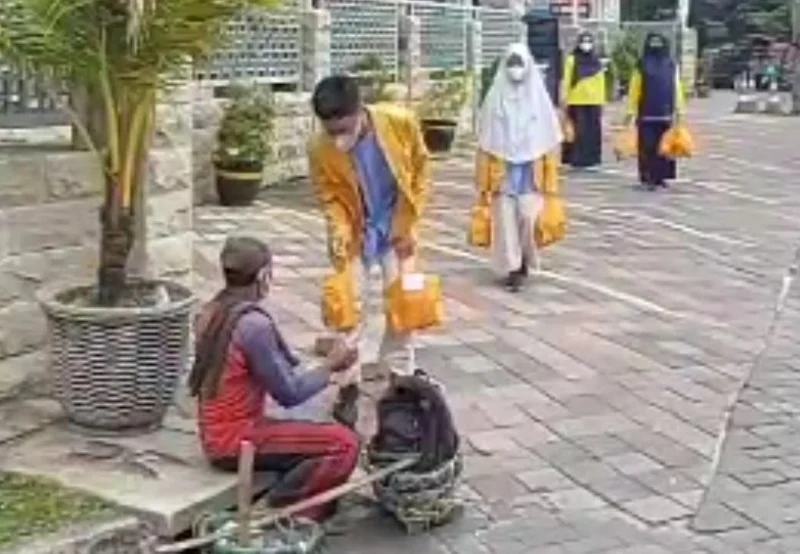 Spemdalas Bagikan 770 Sembako dan Nasi Peringati HUT RI