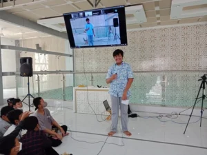 Bulan Bahasa Spemdalas dengan Stand-up Comedy