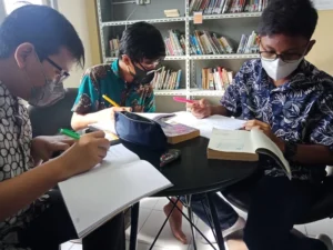 Lima Tips Rangsang Siswa Gemar Membaca