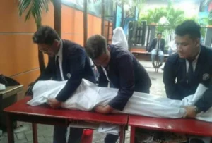 Diwarnai Tangis Haru, Siswa Sekolah Muhammadiyah Ikuti Ujian Merawat Jenazah